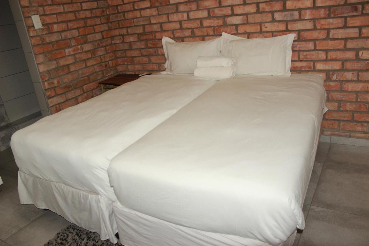 Pandeinge Hotel Уиндхоек Екстериор снимка