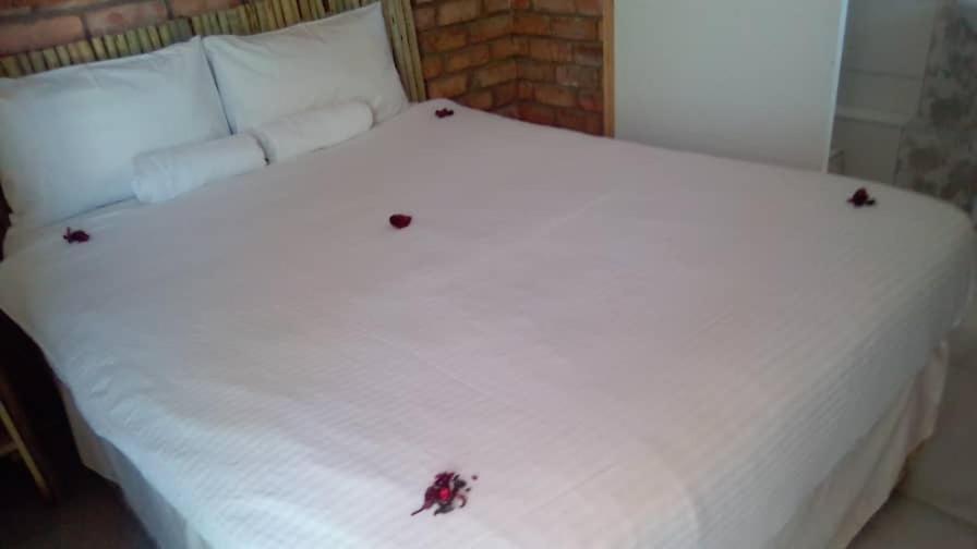 Pandeinge Hotel Уиндхоек Екстериор снимка