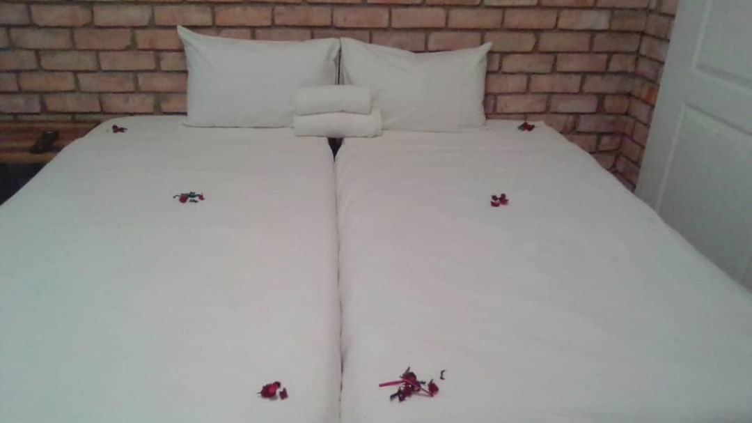 Pandeinge Hotel Уиндхоек Екстериор снимка